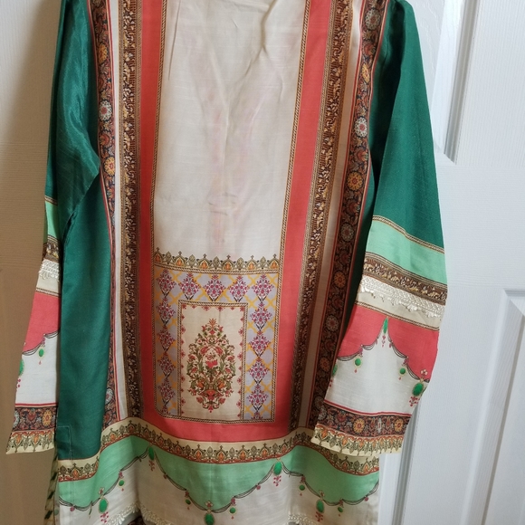 Tunic - Picture 4 of 8